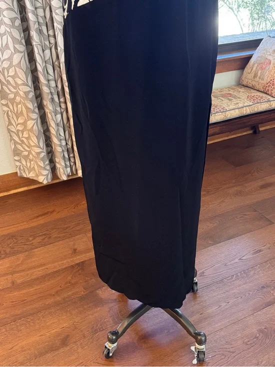 Vintage 1970s Bob Mackie Black Embroidered One Shoulder Gown   Size 6 - Picture 3 of 8